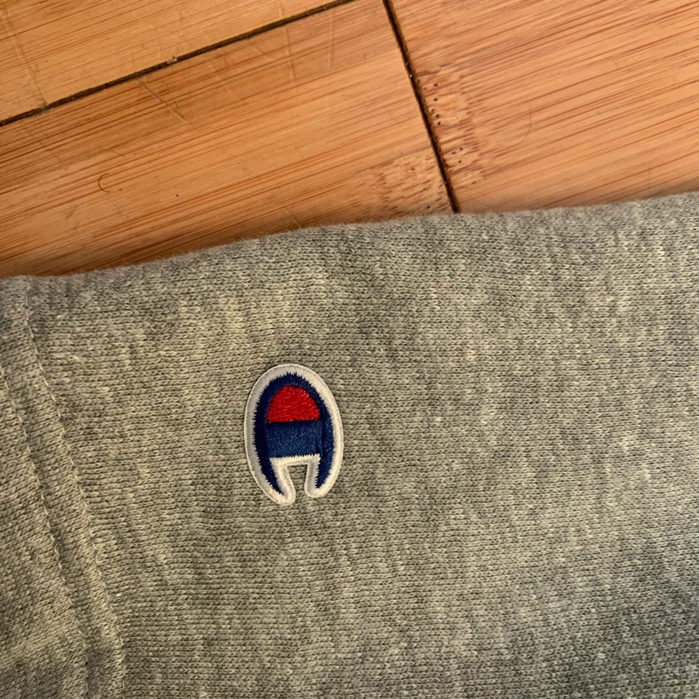 Gray champion shorts - Picture 2 of 6